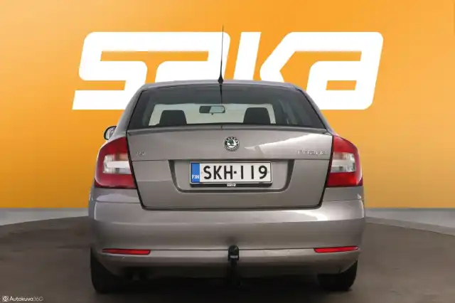 Ruskea (beige) Viistoperä, Skoda Octavia – SKH-119