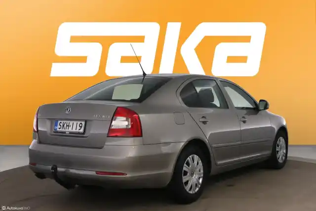 Ruskea (beige) Viistoperä, Skoda Octavia – SKH-119