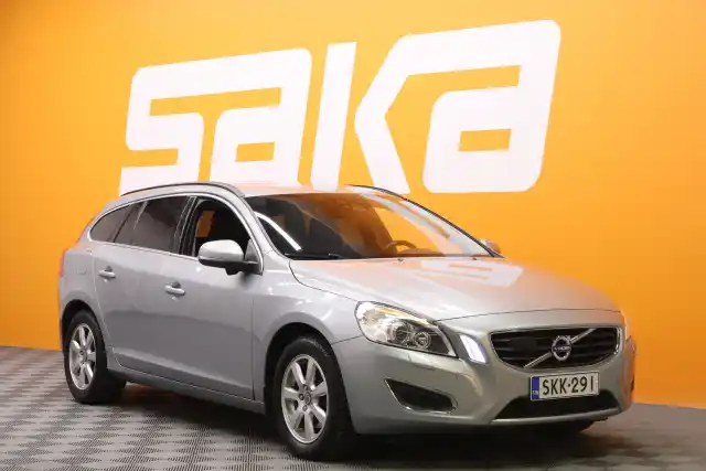 Harmaa Farmari, Volvo V60 – SKK-291