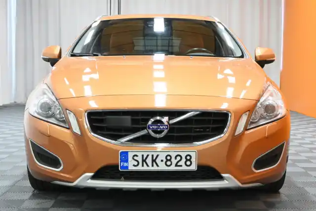Oranssi Farmari, Volvo V60 – SKK-828