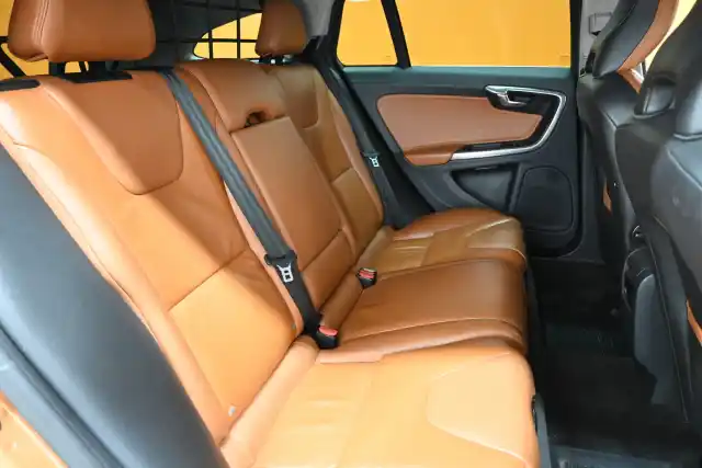 Oranssi Farmari, Volvo V60 – SKK-828