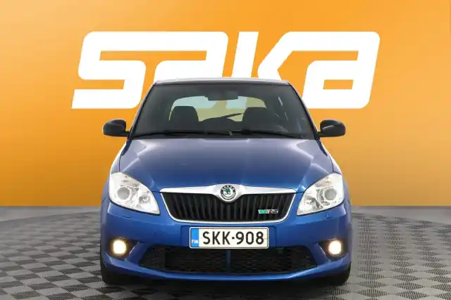 Sininen Viistoperä, Skoda Fabia – SKK-908