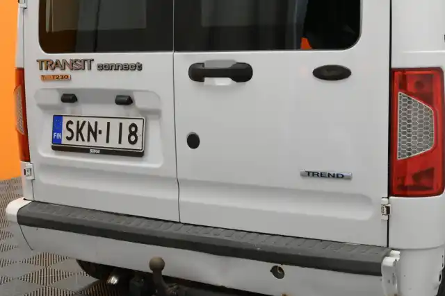 Valkoinen Pakettiauto, Ford Transit Connect – SKN-118