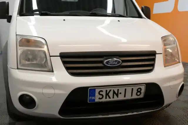 Valkoinen Pakettiauto, Ford Transit Connect – SKN-118