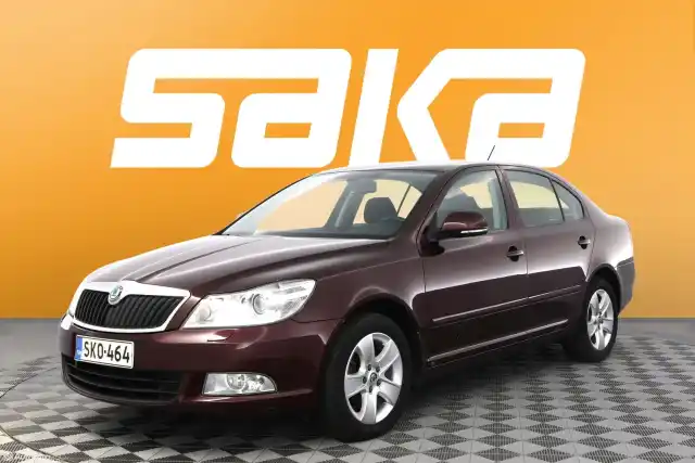 Punainen Sedan, Skoda Octavia – SKO-464