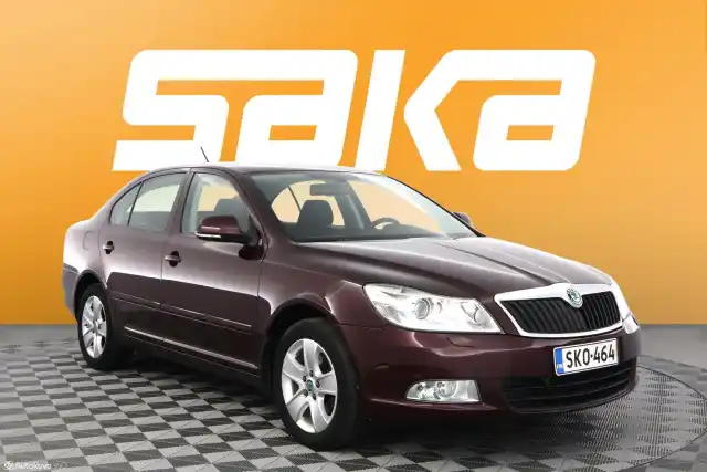 Punainen Sedan, Skoda Octavia – SKO-464