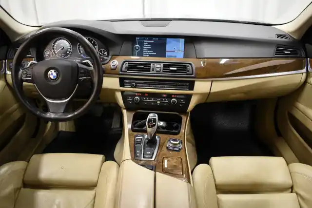 Ruskea (beige) Sedan, BMW 525 – SKO-721