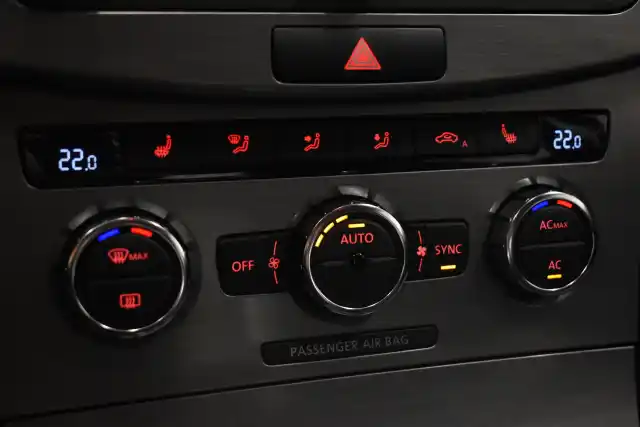 Ruskea Sedan, Volkswagen Passat – SKR-538