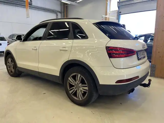 Valkoinen Maastoauto, Audi Q3 – SKS-482