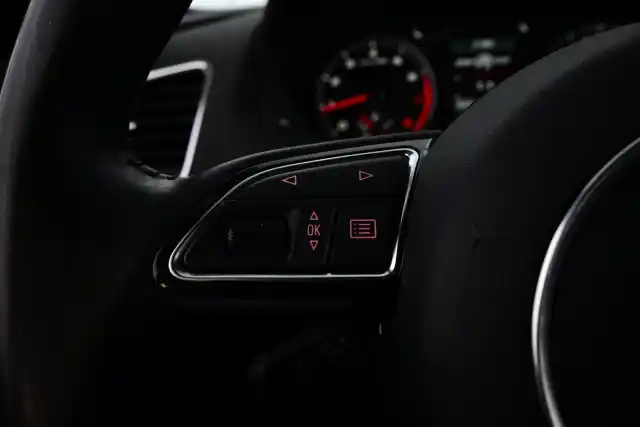 Valkoinen Maastoauto, Audi Q3 – SKS-482