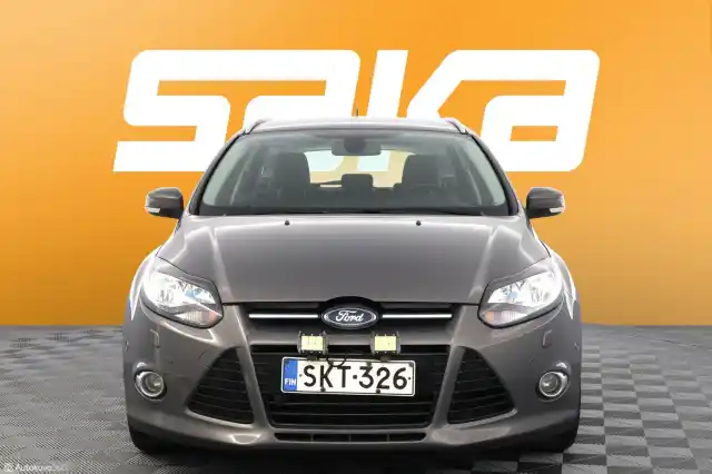 Beige Farmari, Ford Focus – SKT-326