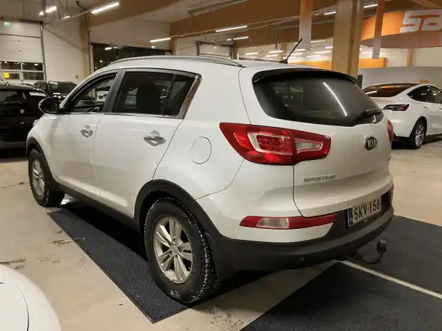 Valkoinen Maastoauto, Kia Sportage – SKV-158