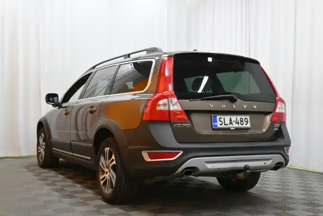 Ruskea Farmari, Volvo XC70 – SLA-489