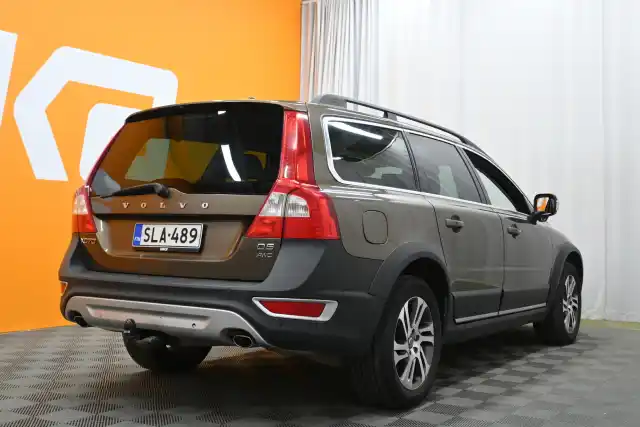 Ruskea Farmari, Volvo XC70 – SLA-489