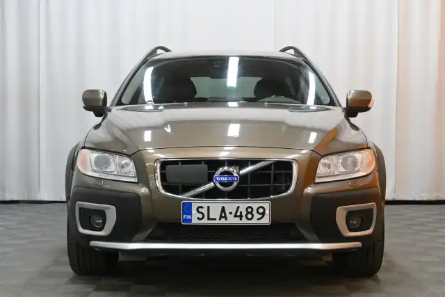 Ruskea Farmari, Volvo XC70 – SLA-489