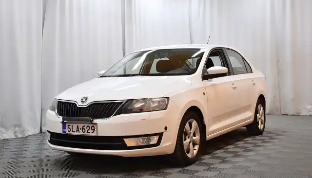 Valkoinen Sedan, Skoda Rapid – SLA-629