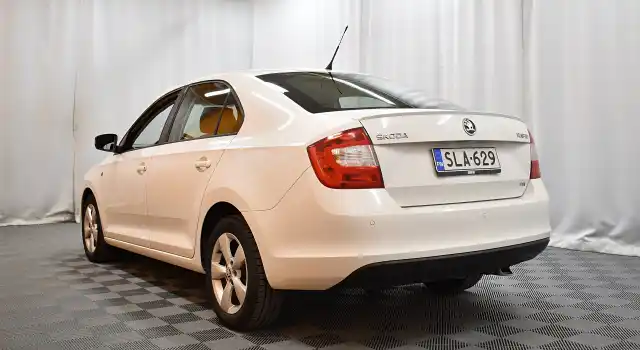 Valkoinen Sedan, Skoda Rapid – SLA-629