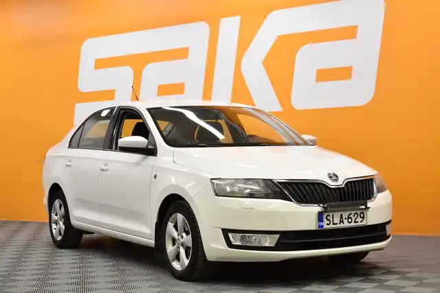 Valkoinen Sedan, Skoda Rapid – SLA-629