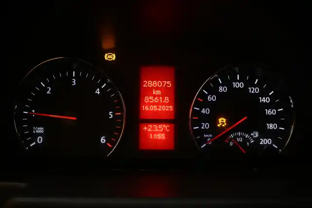 Musta Pakettiauto, Volkswagen Crafter – SLA-932