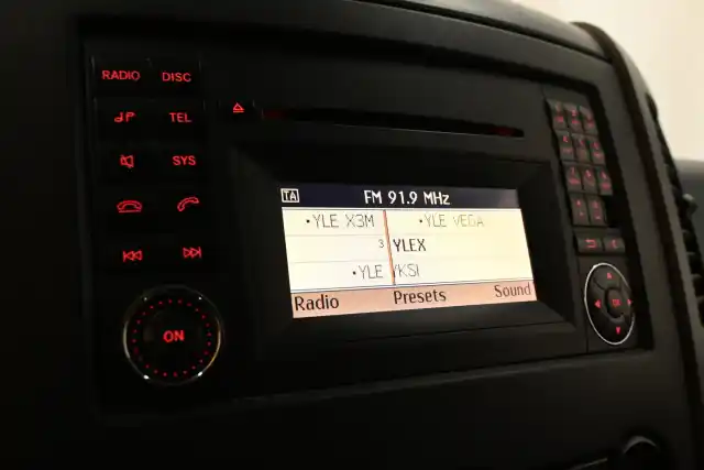 Musta Pakettiauto, Volkswagen Crafter – SLA-932