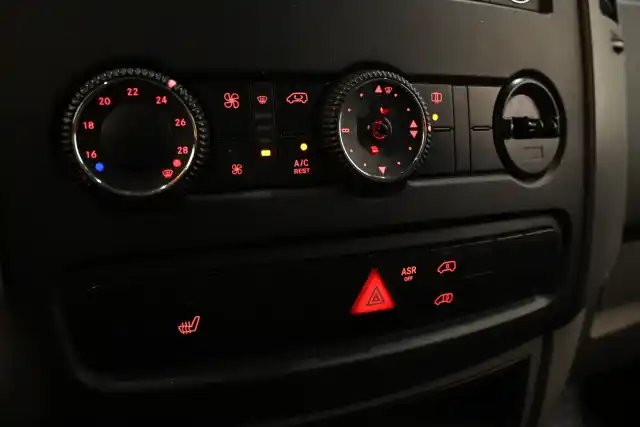 Musta Pakettiauto, Volkswagen Crafter – SLA-932