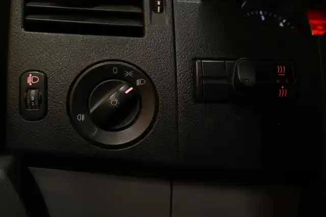 Musta Pakettiauto, Volkswagen Crafter – SLA-932