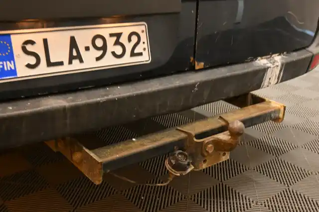 Musta Pakettiauto, Volkswagen Crafter – SLA-932