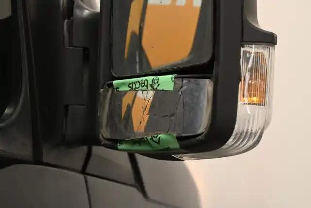 Musta Pakettiauto, Volkswagen Crafter – SLA-932