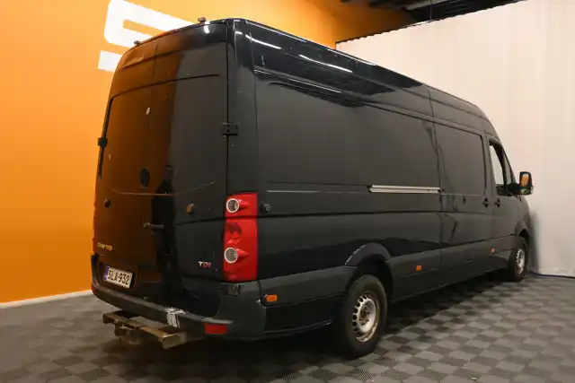 Musta Pakettiauto, Volkswagen Crafter – SLA-932