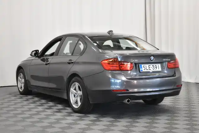 Harmaa Sedan, BMW 320 – SLE-391