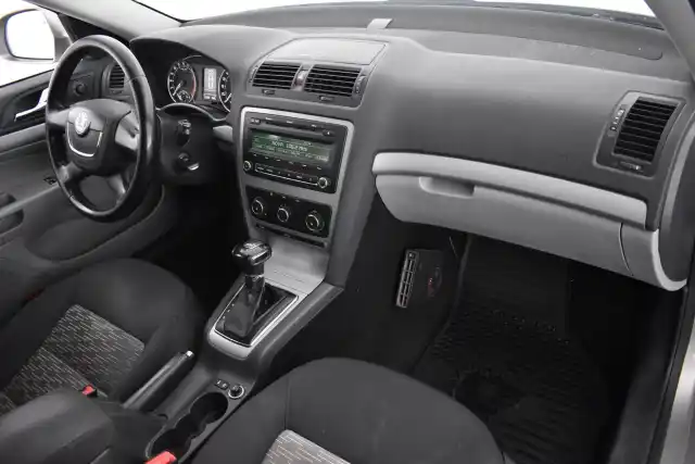 Ruskea (beige) Farmari, Skoda Octavia – SLH-145
