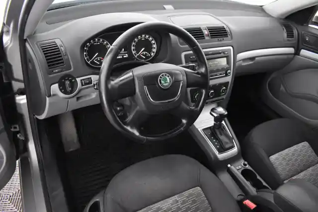 Ruskea (beige) Farmari, Skoda Octavia – SLH-145
