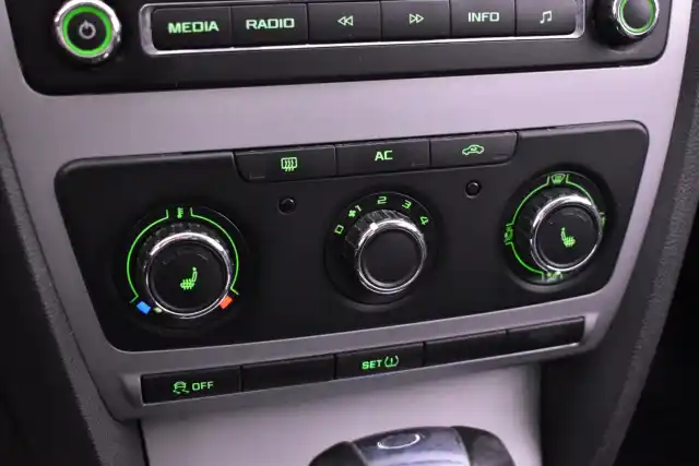 Ruskea (beige) Farmari, Skoda Octavia – SLH-145