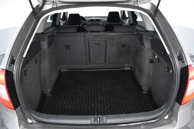 Ruskea (beige) Farmari, Skoda Octavia – SLH-145