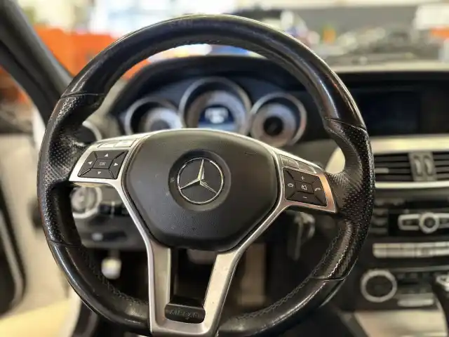 Valkoinen Farmari, Mercedes-Benz C – SLJ-745