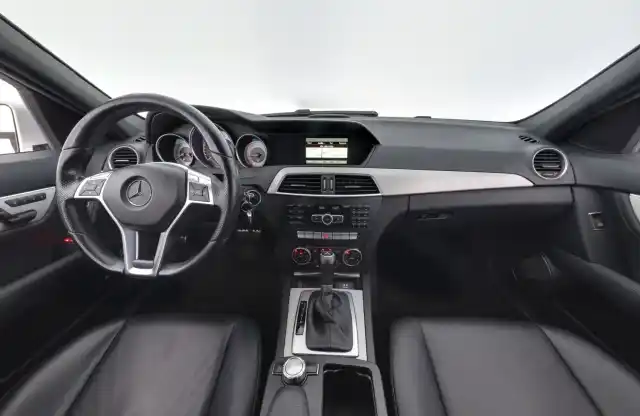 Valkoinen Farmari, Mercedes-Benz C – SLJ-745
