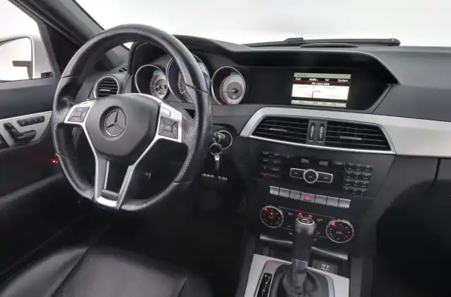 Valkoinen Farmari, Mercedes-Benz C – SLJ-745