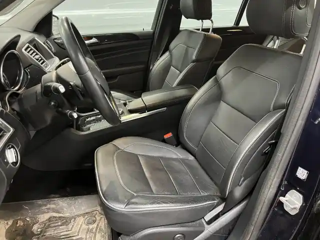 Sininen Maastoauto, Mercedes-Benz ML – SLJ-918