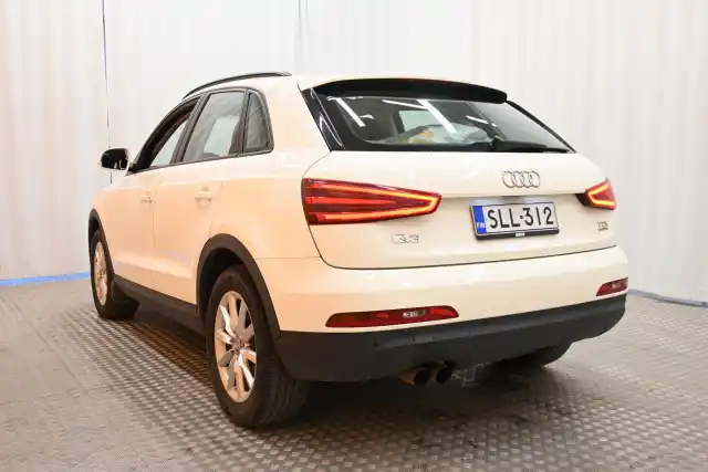 Valkoinen Maastoauto, Audi Q3 – SLL-312