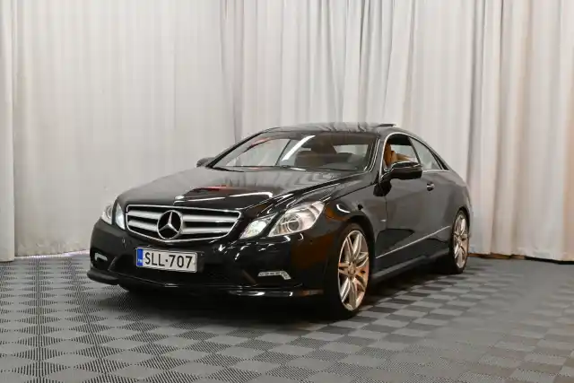 Musta Coupe, Mercedes-Benz E – SLL-707