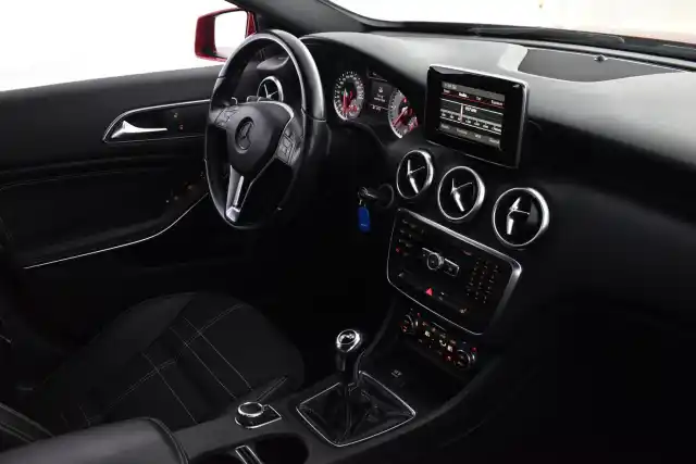 Punainen Farmari, Mercedes-Benz A – SLL-784