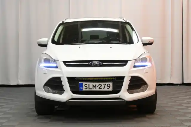 Valkoinen Maastoauto, Ford Kuga – SLM-279