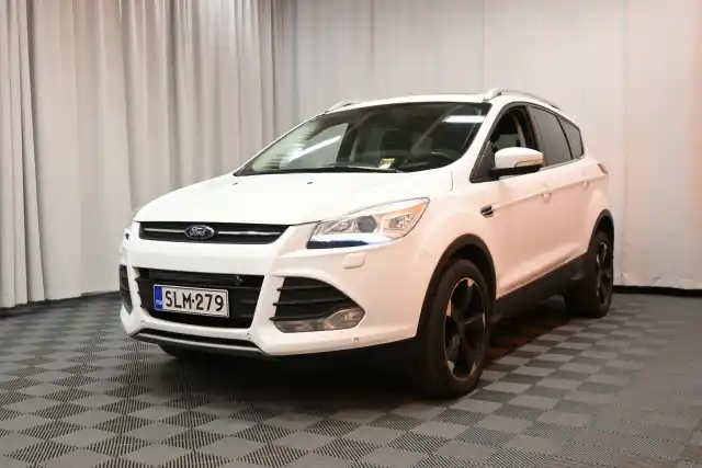 Valkoinen Maastoauto, Ford Kuga – SLM-279