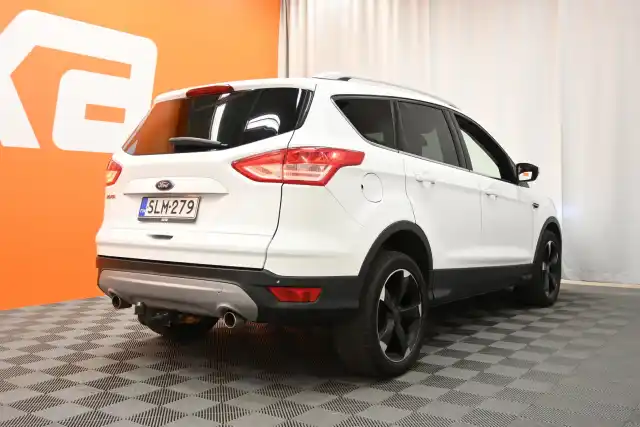 Valkoinen Maastoauto, Ford Kuga – SLM-279