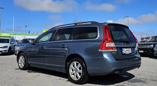 Sininen Farmari, Volvo V70 – SLM-825