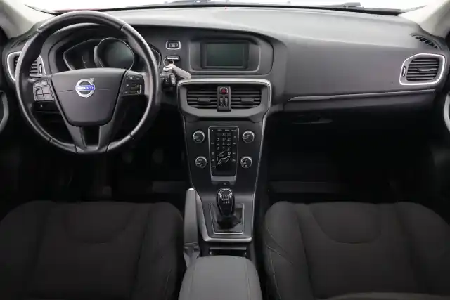 Punainen Viistoperä, Volvo V40 – SLM-913