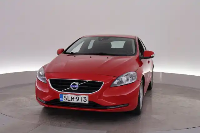 Punainen Viistoperä, Volvo V40 – SLM-913