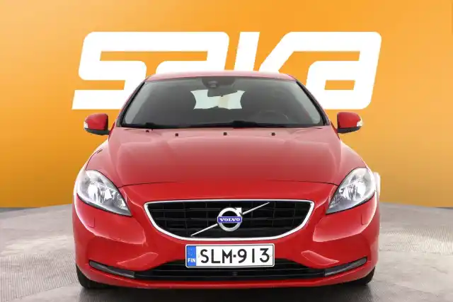 Punainen Viistoperä, Volvo V40 – SLM-913