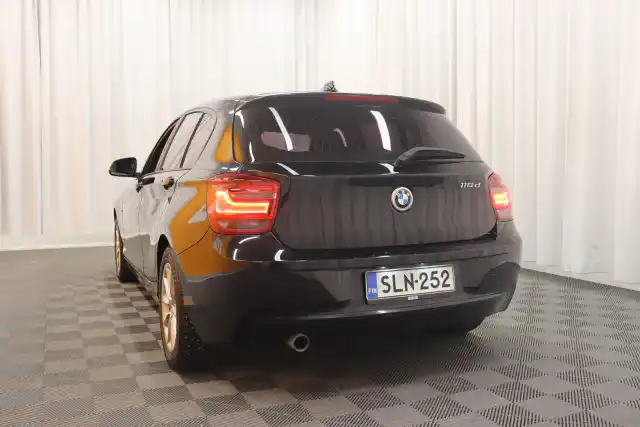 Musta Viistoperä, BMW 118 – SLN-252