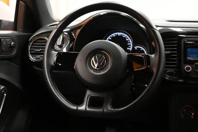 Valkoinen Viistoperä, Volkswagen Beetle – SLN-920